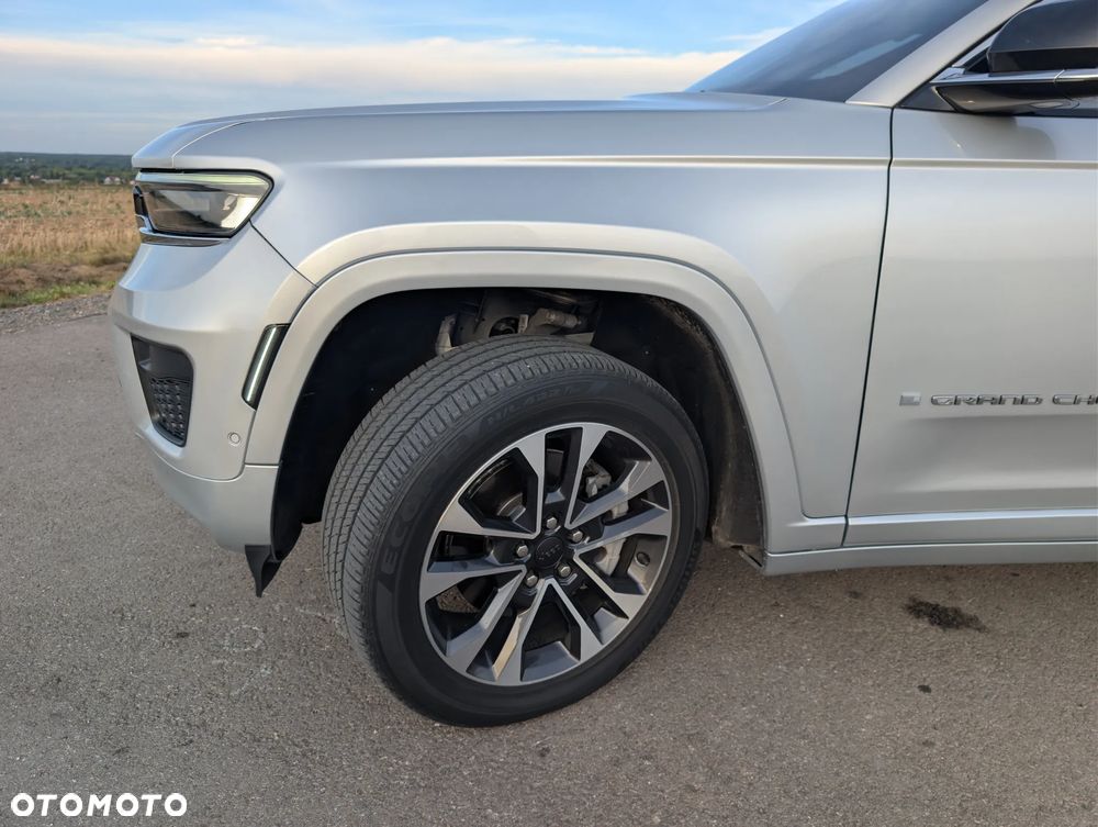 Jeep Grand Cherokee - 16