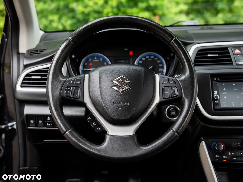Suzuki SX4 S-Cross 1.6 Premium 4WD - 36