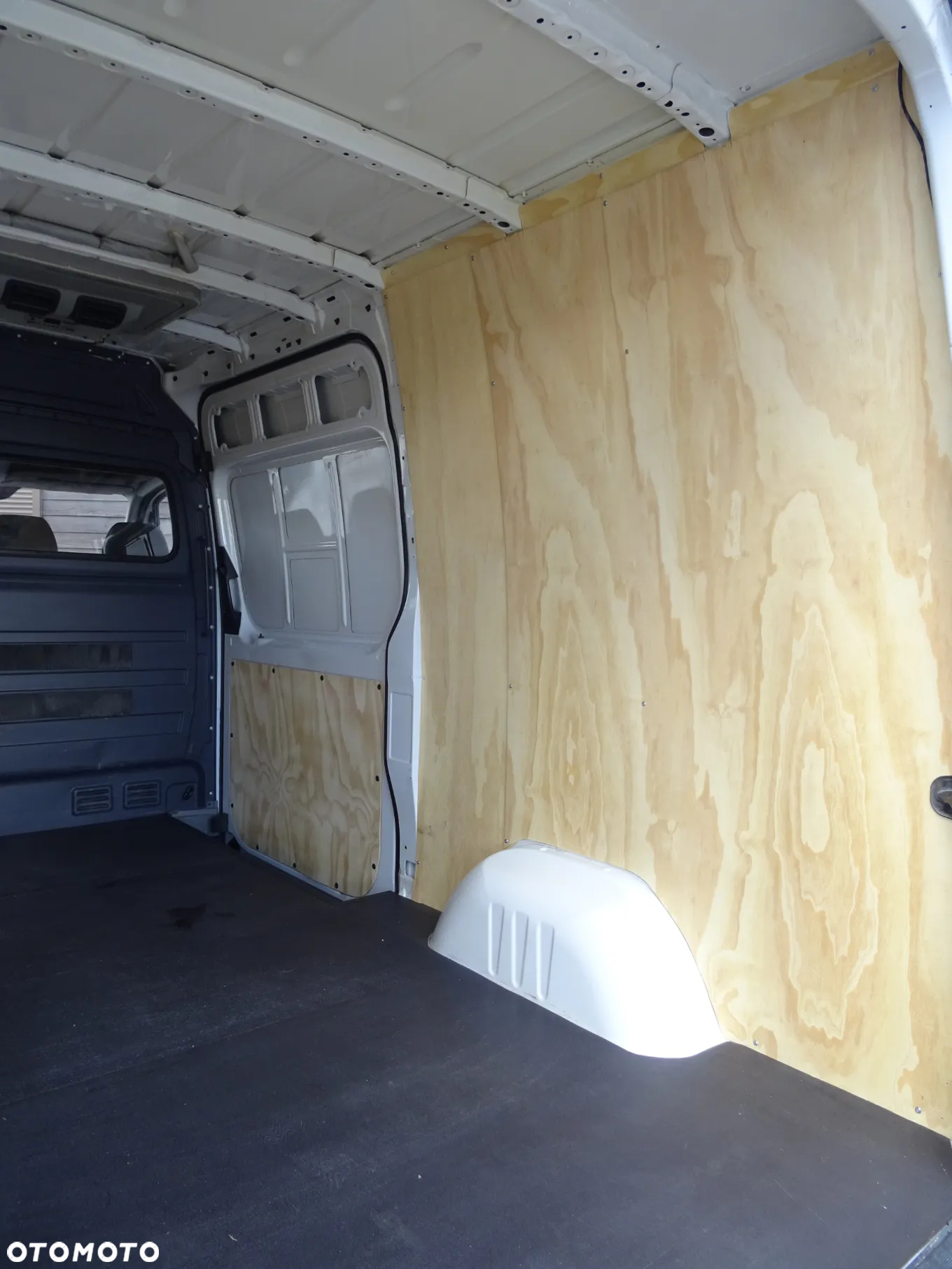 Mercedes-Benz Sprinter - 9