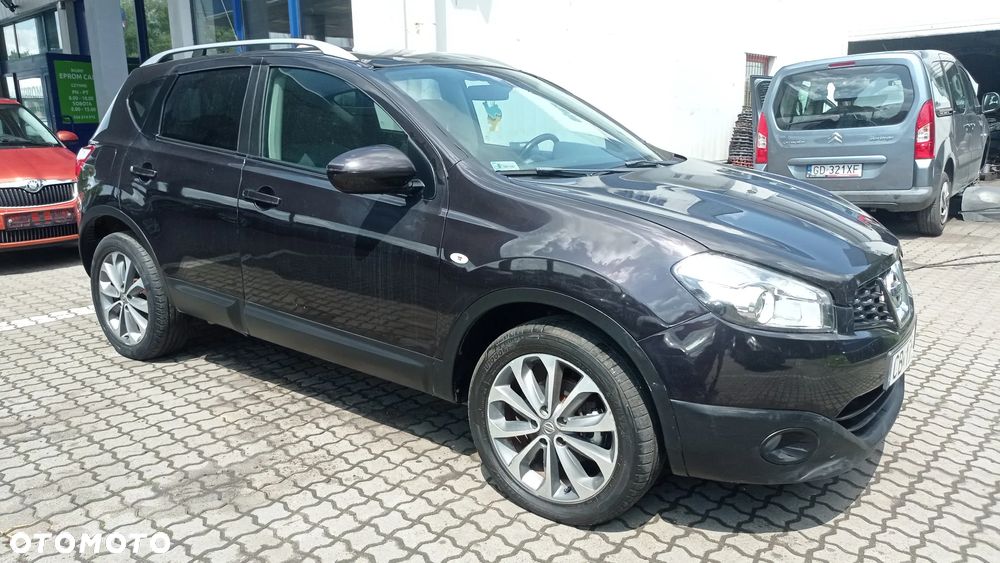 Nissan Qashqai 2.0 dCi DPF tekna - 26