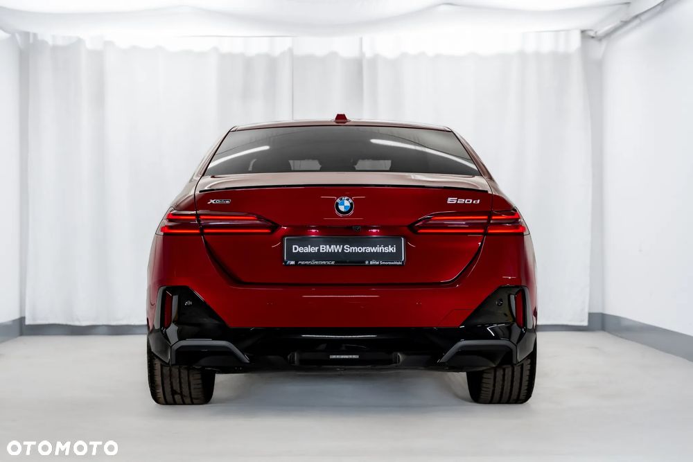 BMW Seria 5 520d xDrive mHEV M Sport - 10