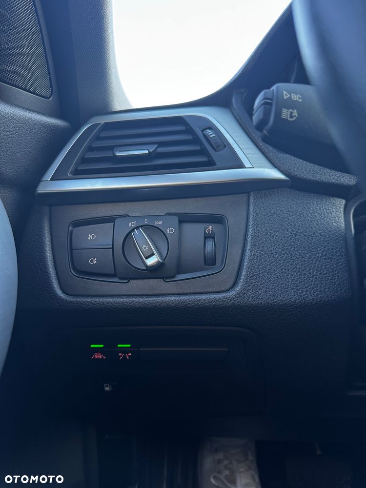 BMW Seria 3 330e iPerformance Luxury Line - 11
