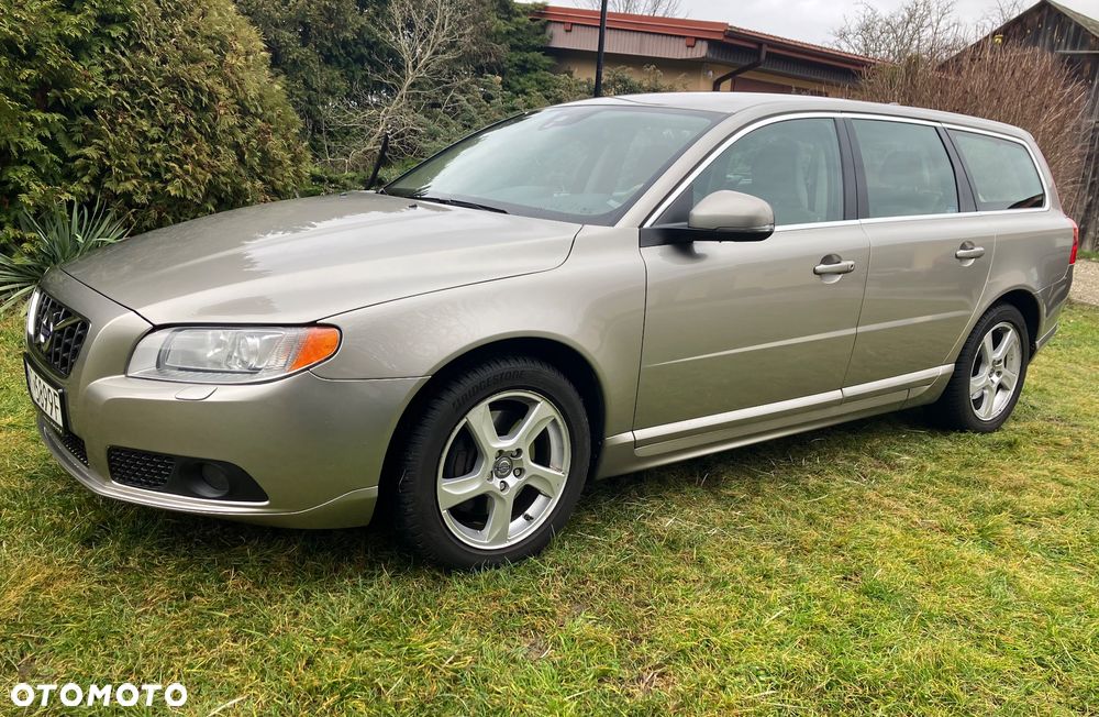 Volvo V70 D5 Momentum - 3