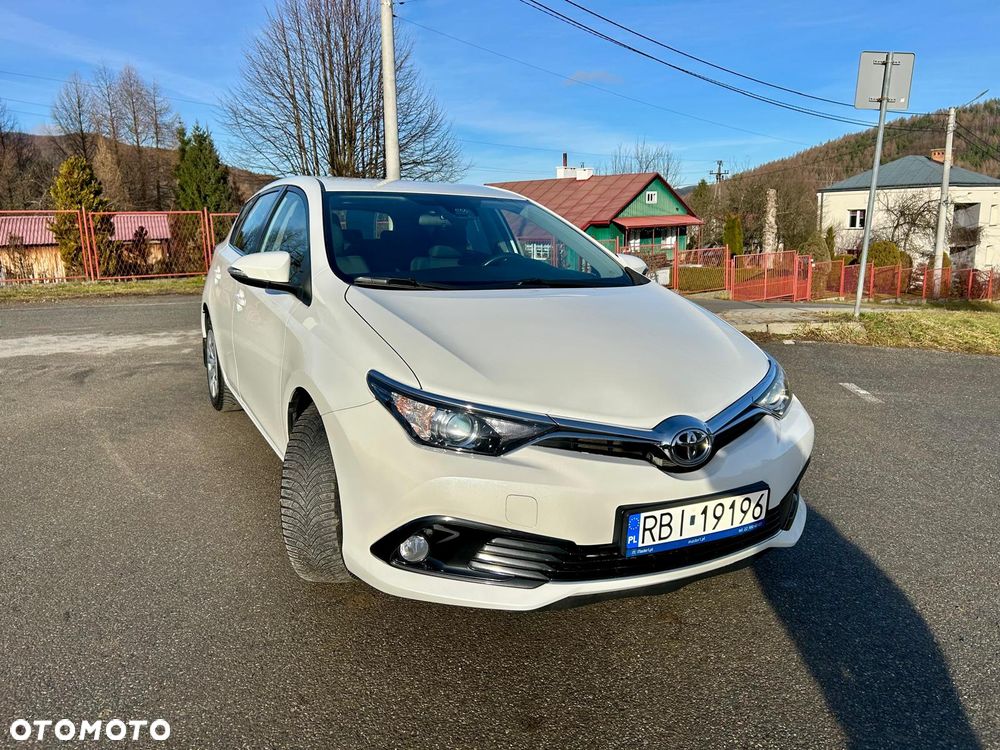 Toyota Auris 1.6 Premium - 12