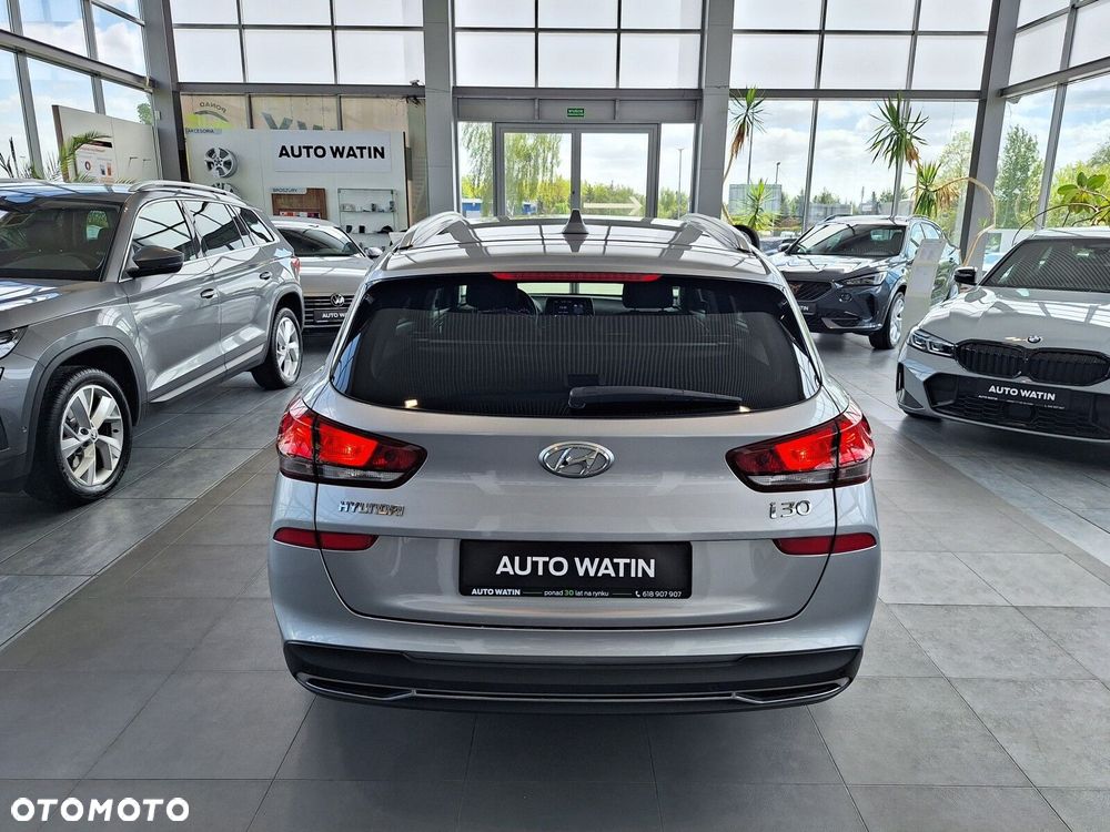 Hyundai i30 1.6 D Comfort DCT - 13
