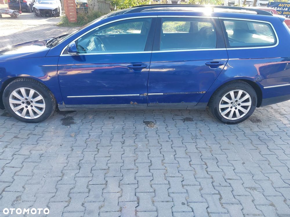 Volkswagen Passat B6 KOMBI silnik kompletny 2.0 TDI 140KM BKP Bmn Bmr Bkd Blb Bre Brf Brd Bsy Byl Bma Bwc skrzynia biegów JLU 6 biegów sprzęgło dwumasa lewarek drzwi prawe lewe przód tył klapa lusterko NIEBIESKI LC5E listwy chrom turbina turbosprężarka pompa maglownica zwrotnica zacisk kokpit panel dekory boczek drzwi tapicerka podsufitka podszybie fotel zestaw startowy sterownik szyba zamek lampa blenda wykładzina alufelgi roleta podłokietnik mechanizm tempomat kolektor osłona dolot tłumik wydech NA CZĘŚCI WSZYSTKIE CZĘŚCI - 16