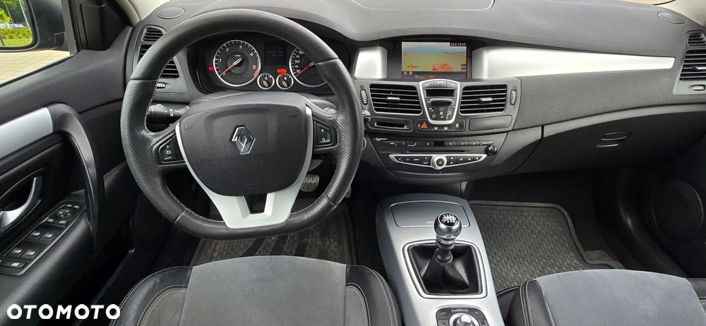 Renault Laguna dCi 180 FAP GT - 14