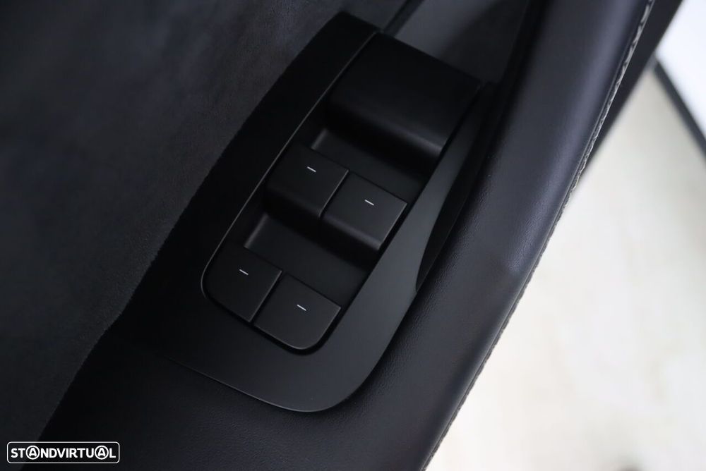 Tesla Model Y RWD - 14