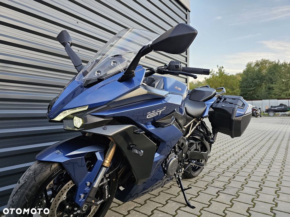 Suzuki GSX - 11