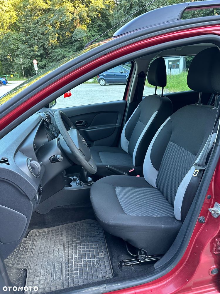 Dacia Logan 1.2 16V Laureate - 11
