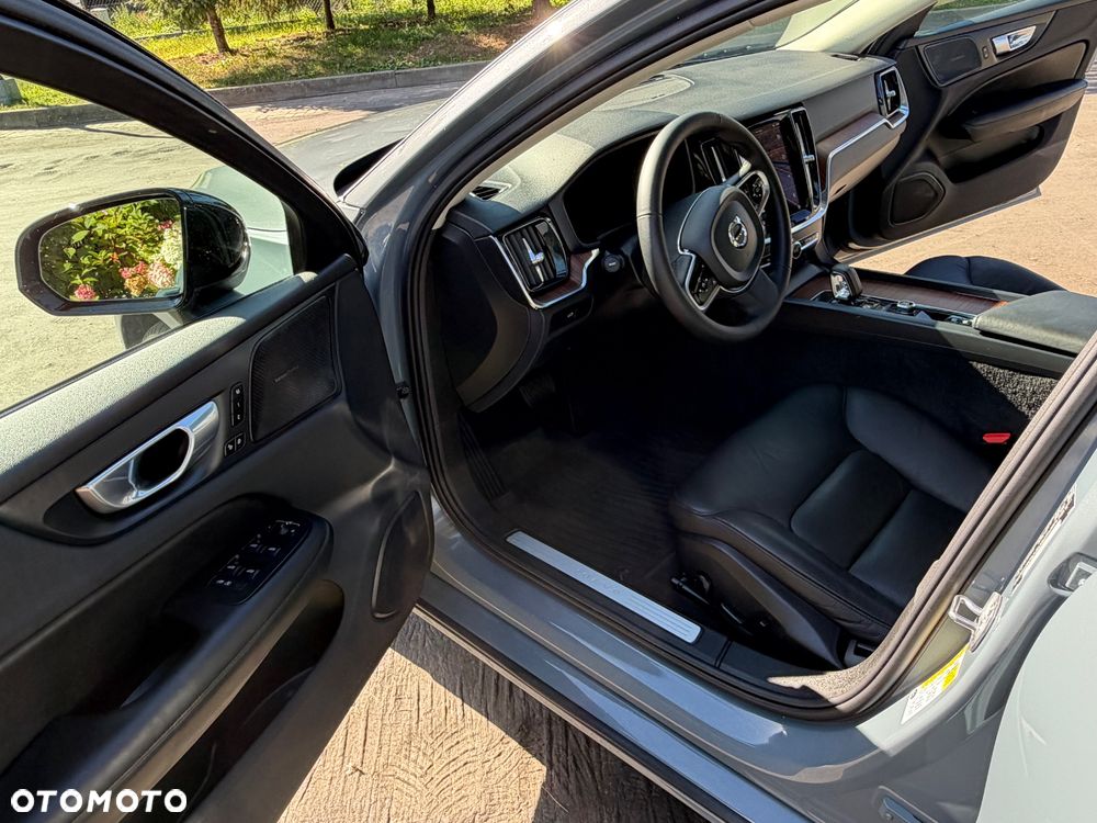 Volvo S60 B5 B AWD Plus Dark - 29
