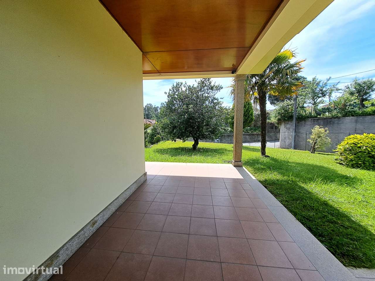 Casa Térrea T4 com Terreno de 2.302 m² - Grande imagem: 2/37