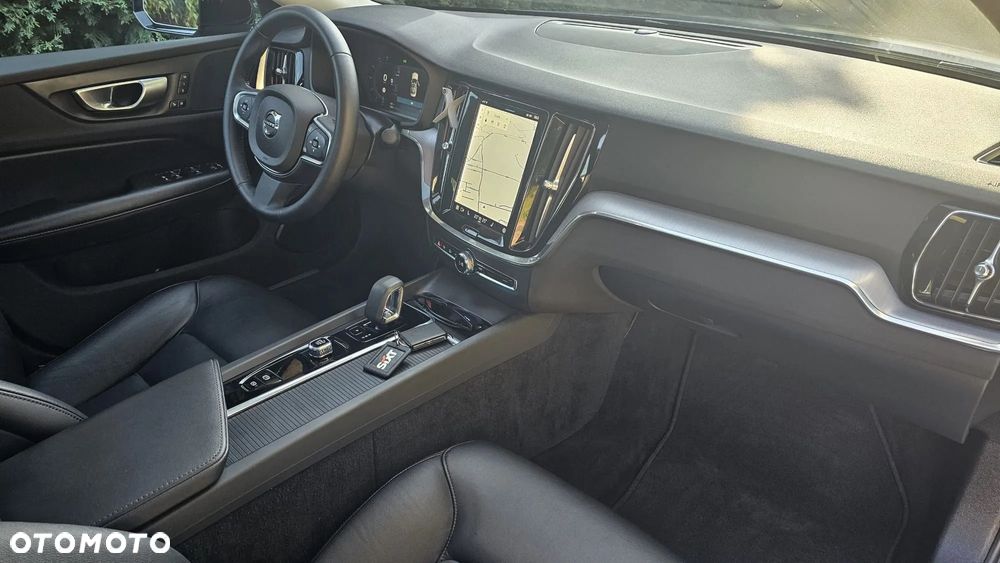 Volvo S60 B5 B AWD Plus Dark - 11