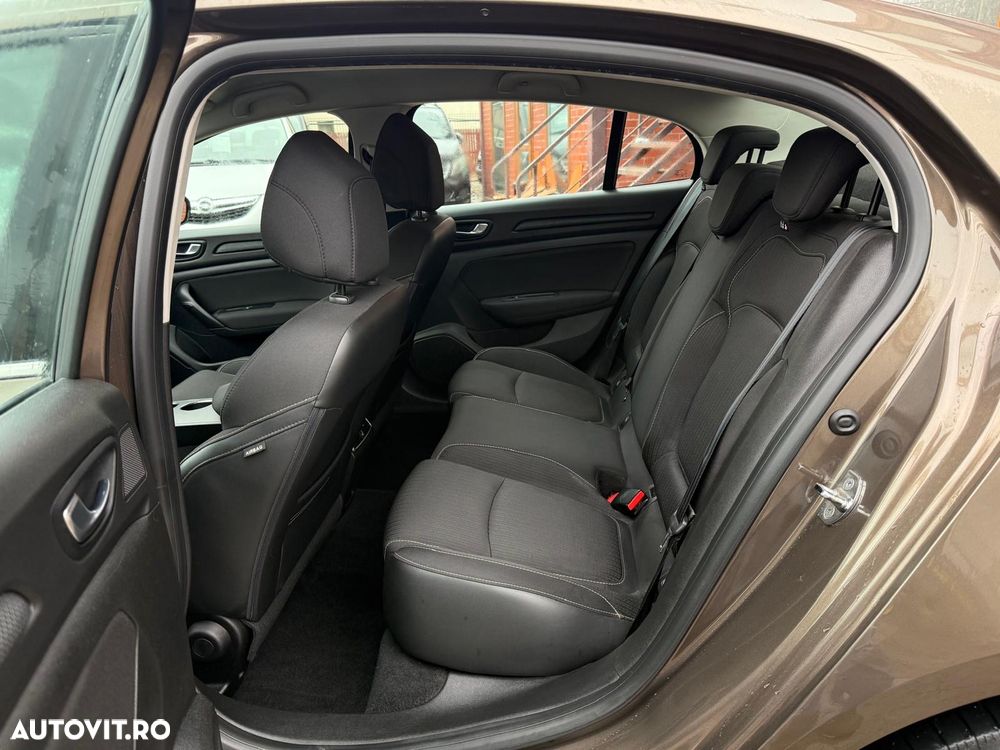 Renault Megane Blue dCi 116 EDC Zen - 8