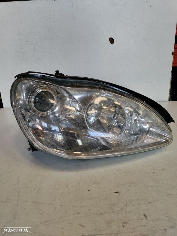 Farol Frente Direito / Otica Direita Mercedes-Benz S-Class (W220)  A22 - 1