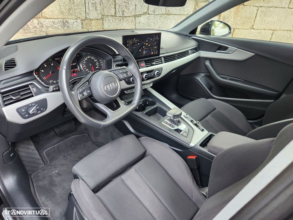 Audi A4 Avant 40 TDI S line S tronic - 45