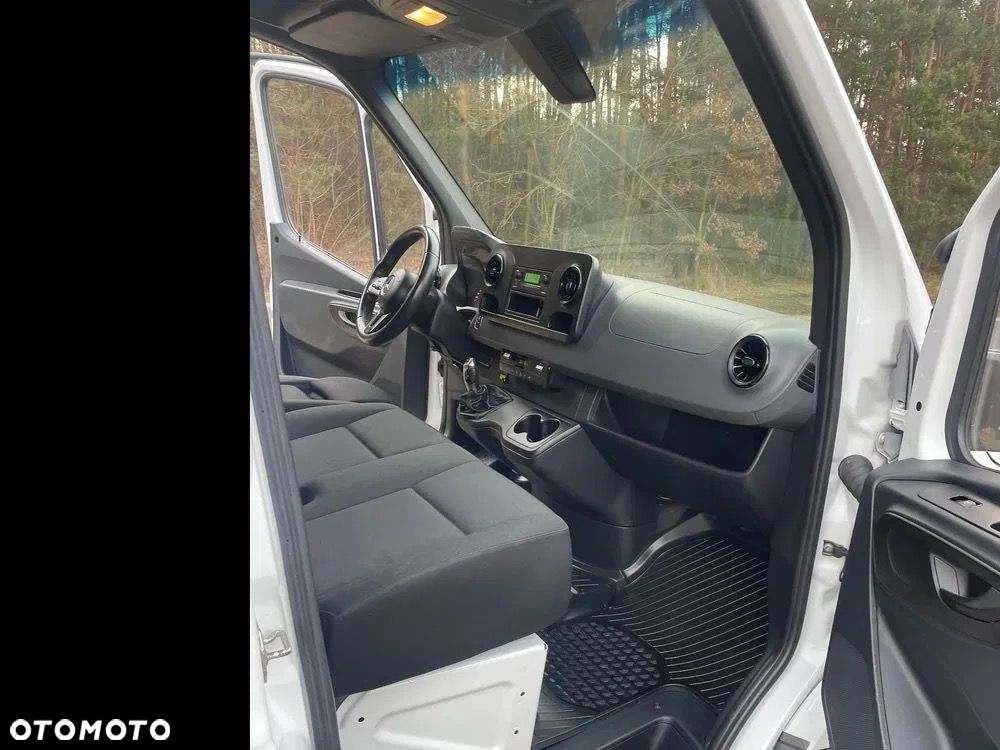 Mercedes-Benz Sprinter - 10