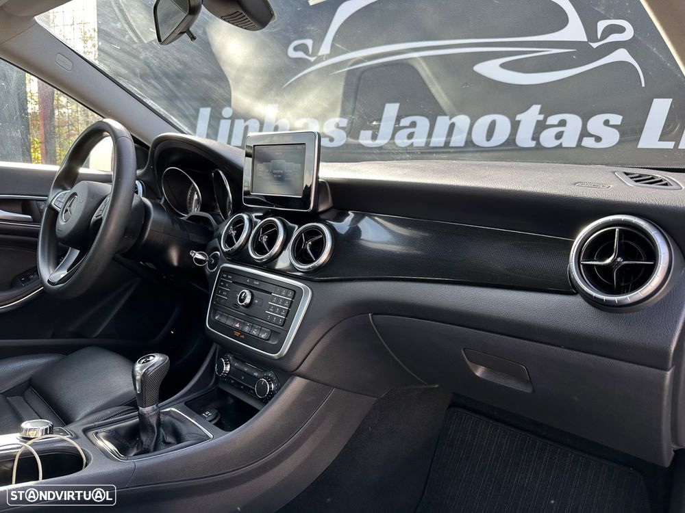 Mercedes-Benz CLA 180 d Shooting Brake - 8