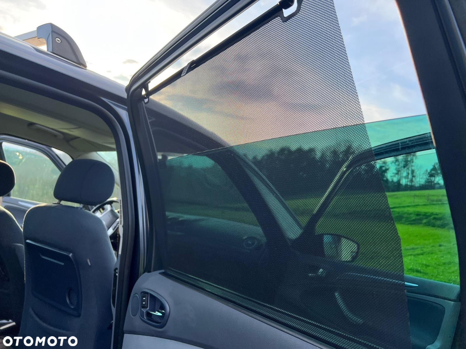 Ford Galaxy - 23