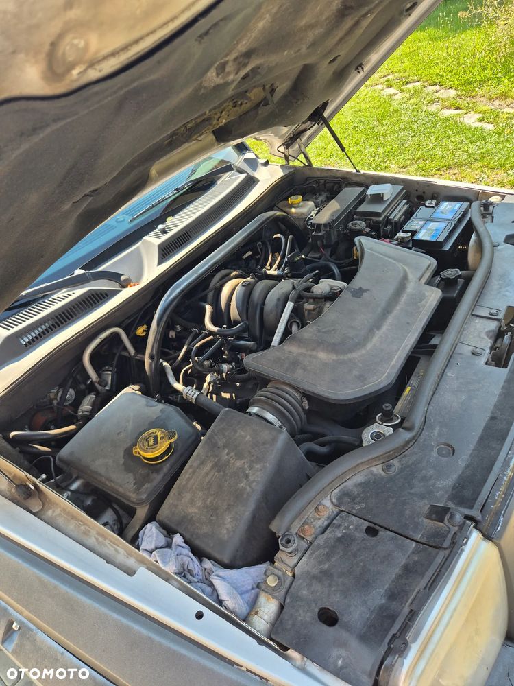 Jeep Commander - 11