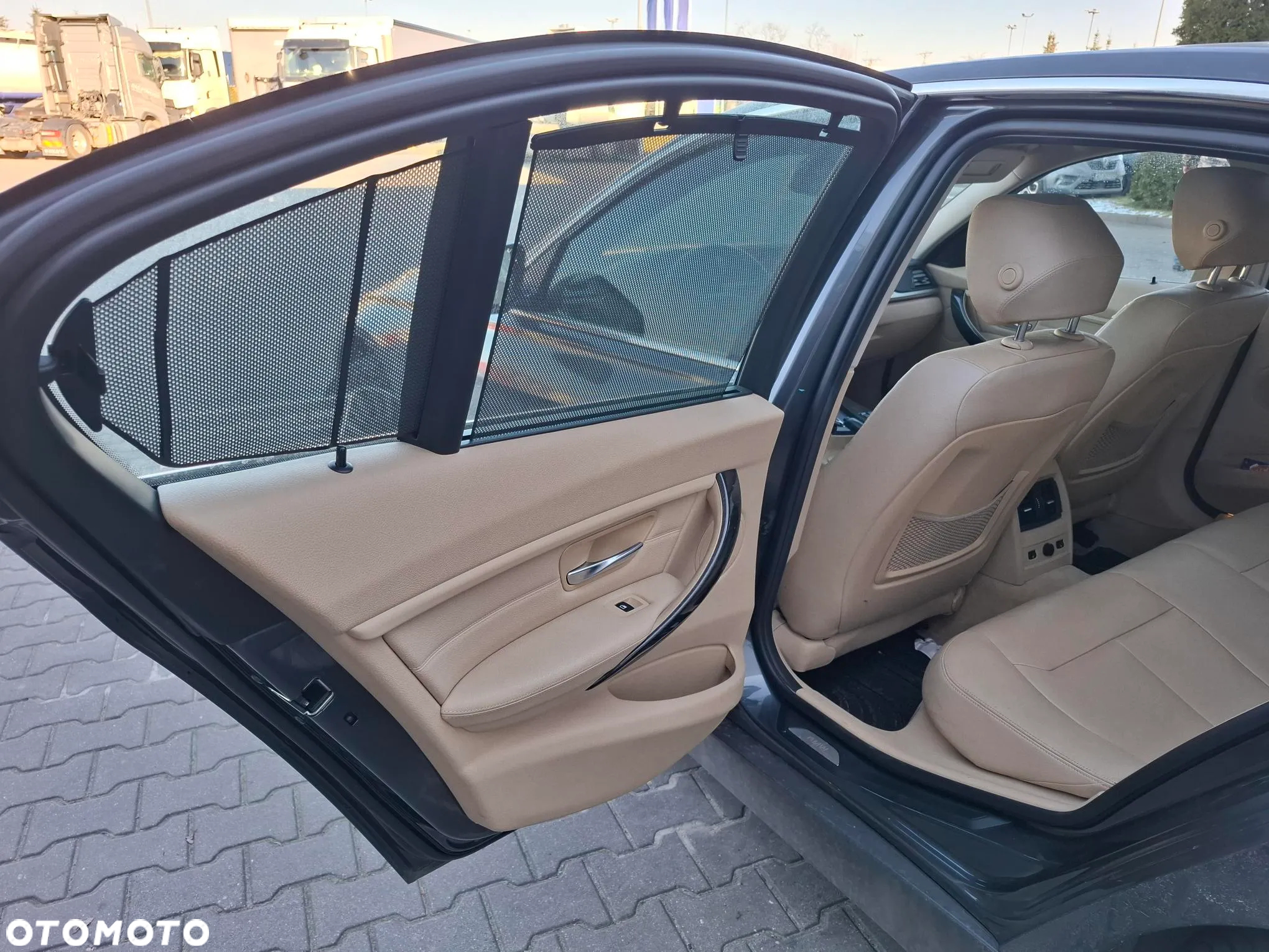BMW Seria 3 328i Luxury Line - 10