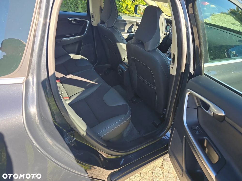 Volvo XC 60 DRIVe Momentum - 12