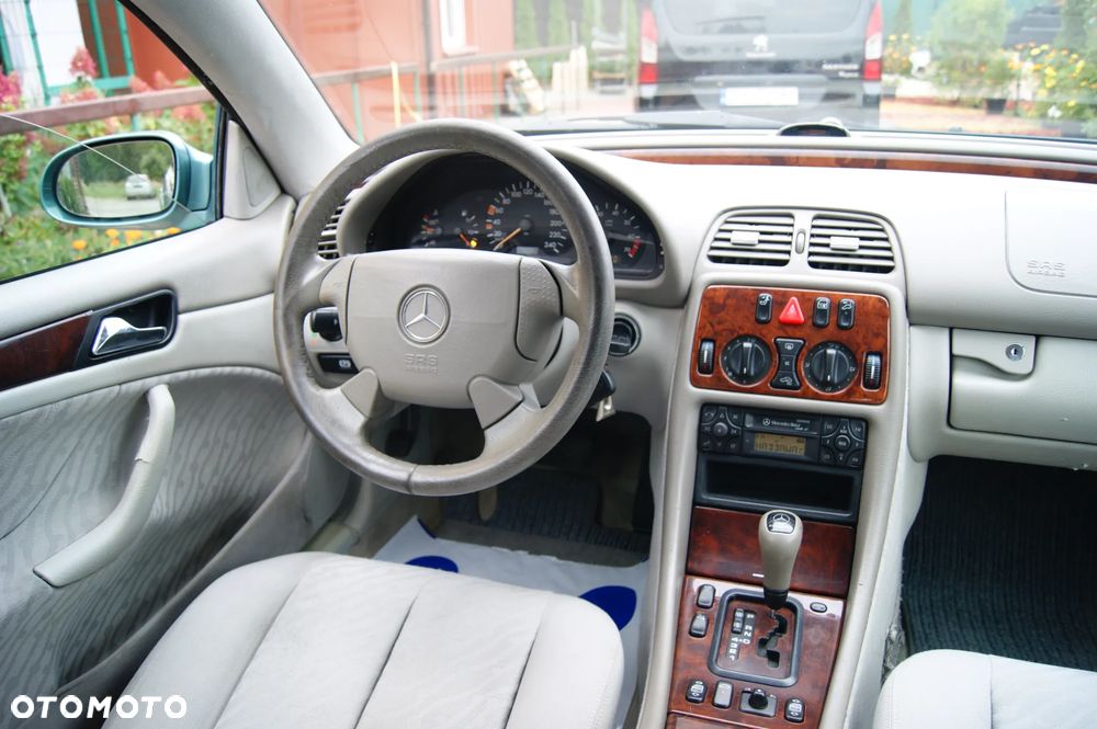 Mercedes-Benz CLK - 17