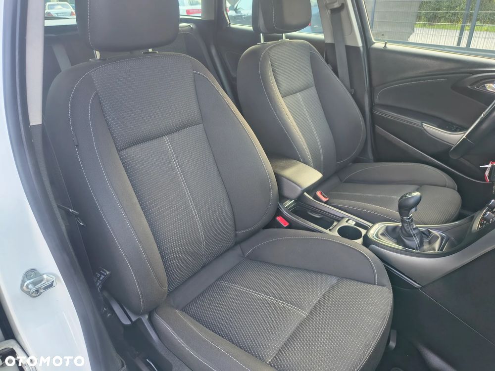 Opel Astra 2.0 CDTI DPF White Edition - 21