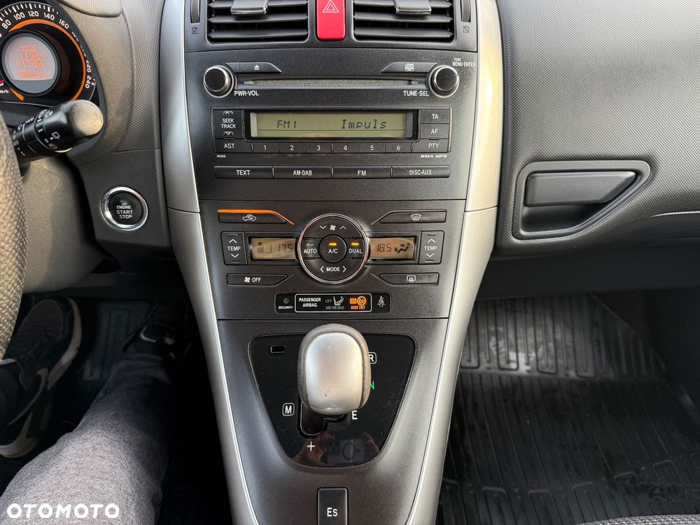 Toyota Auris 1.6 MultiMode Executive - 13