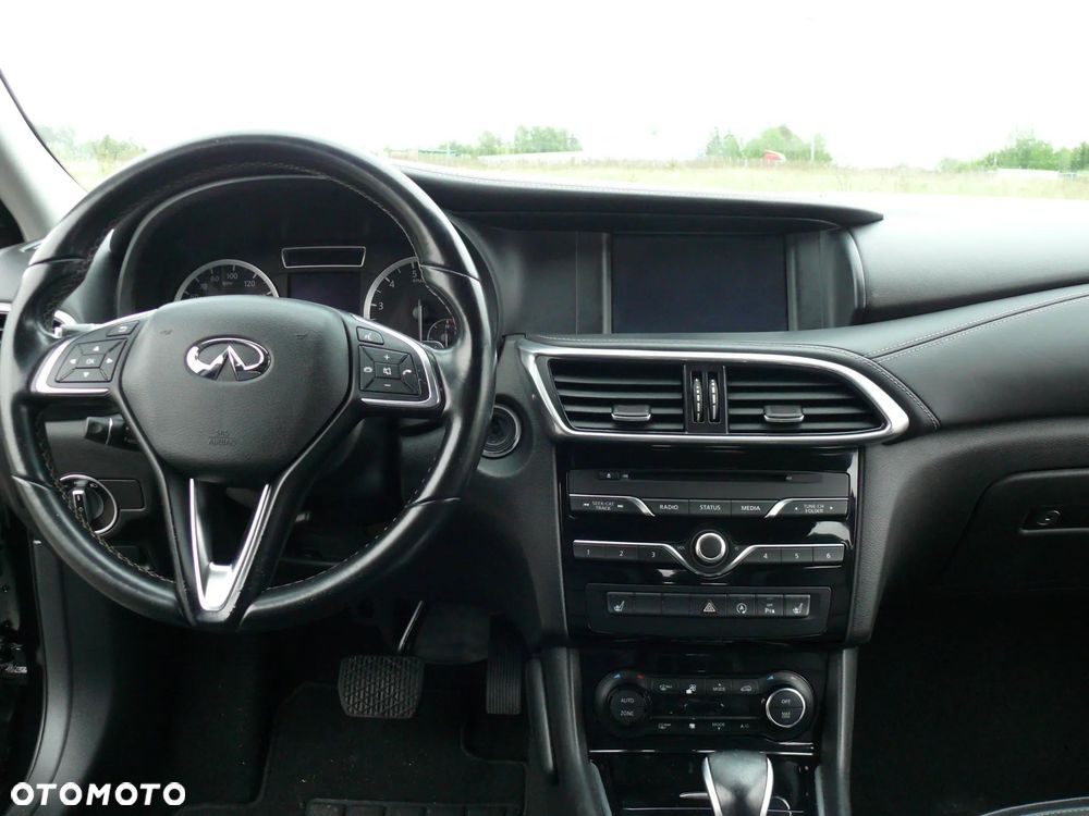 Infiniti QX30 - 9