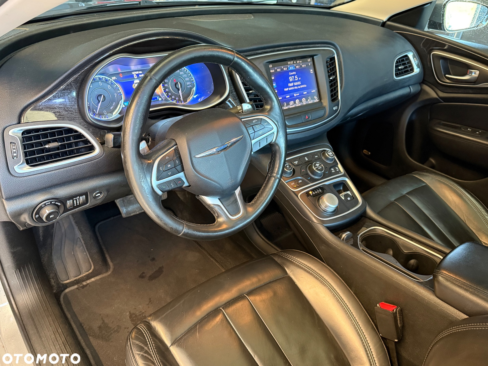Chrysler 200 - 10