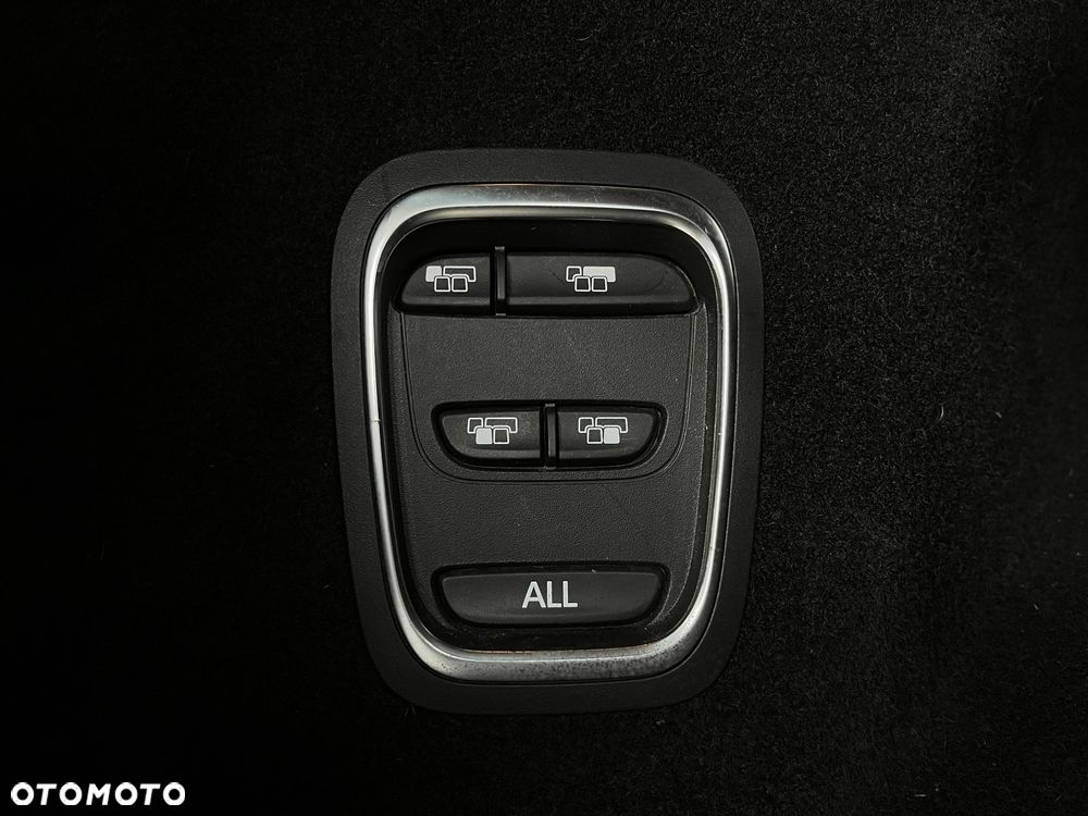 Renault Grand Scenic - 33