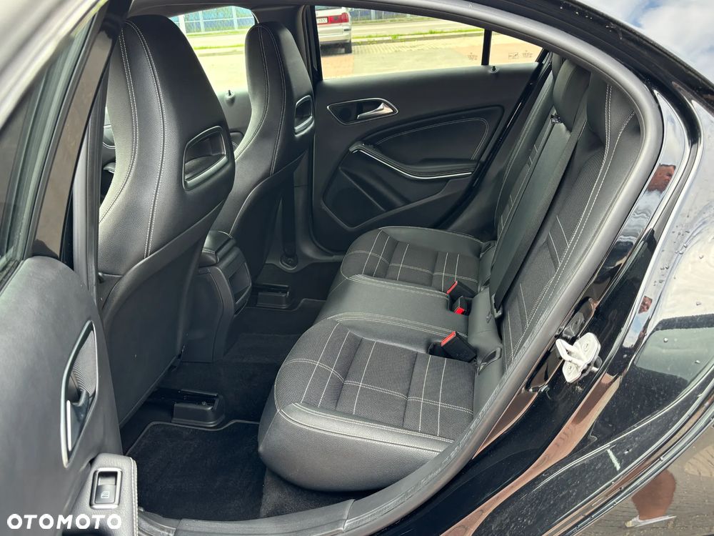 Mercedes-Benz Klasa A 180 CDI 7G-DCT 2Style - 15