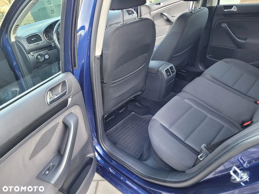 Volkswagen Golf - 11