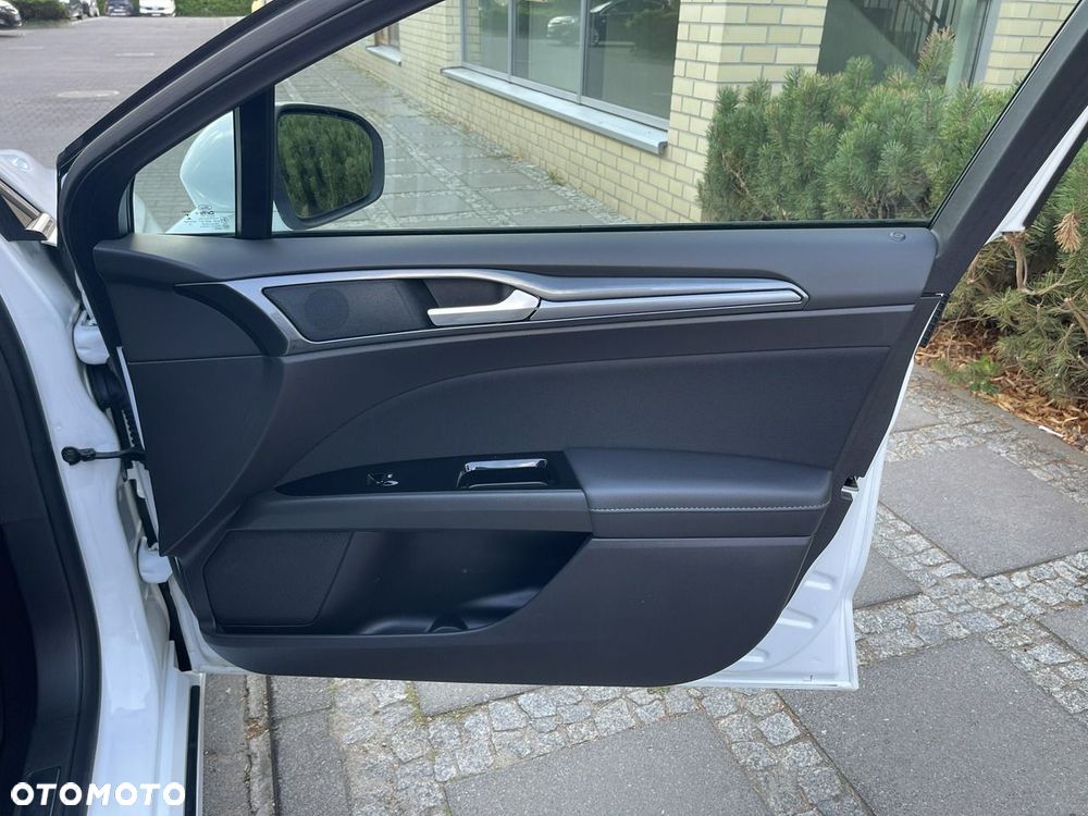 Ford Mondeo - 33