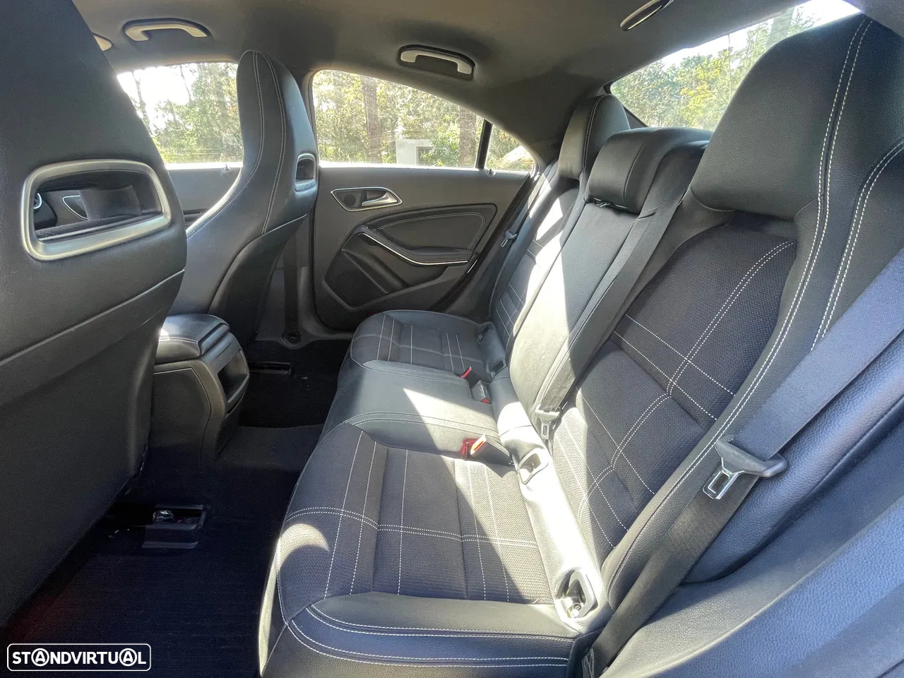 Mercedes-Benz CLA 180 UrbanStyle Edition - 8