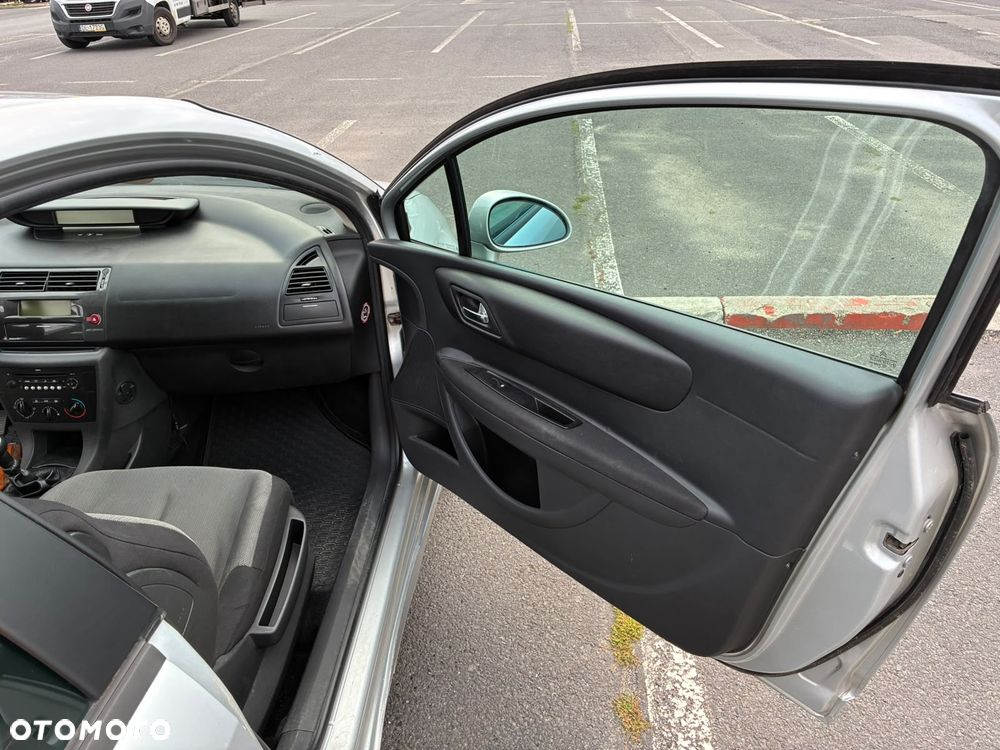 Citroën C4 - 11