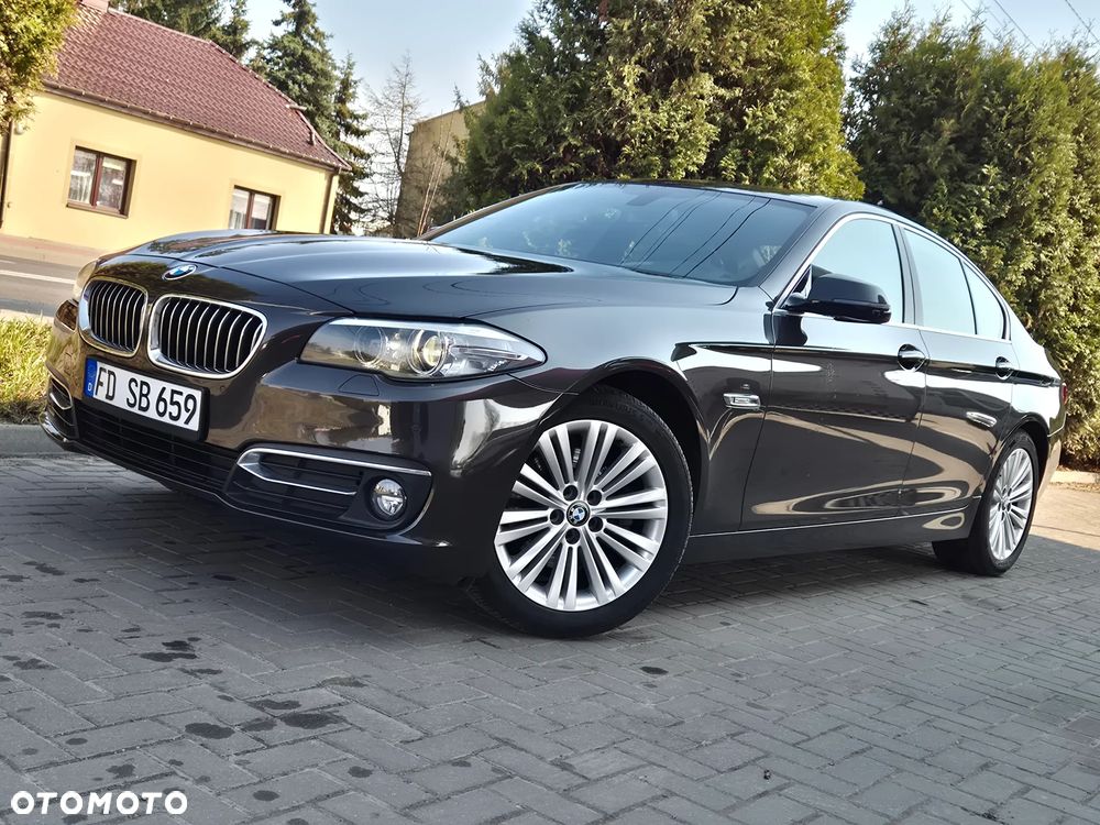BMW Seria 5 520i Luxury Line - 2