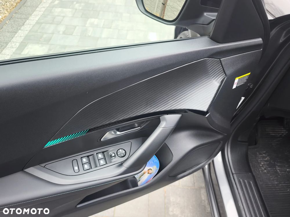 Peugeot 2008 BlueHDi 130 Allure S&S EAT8 - 13