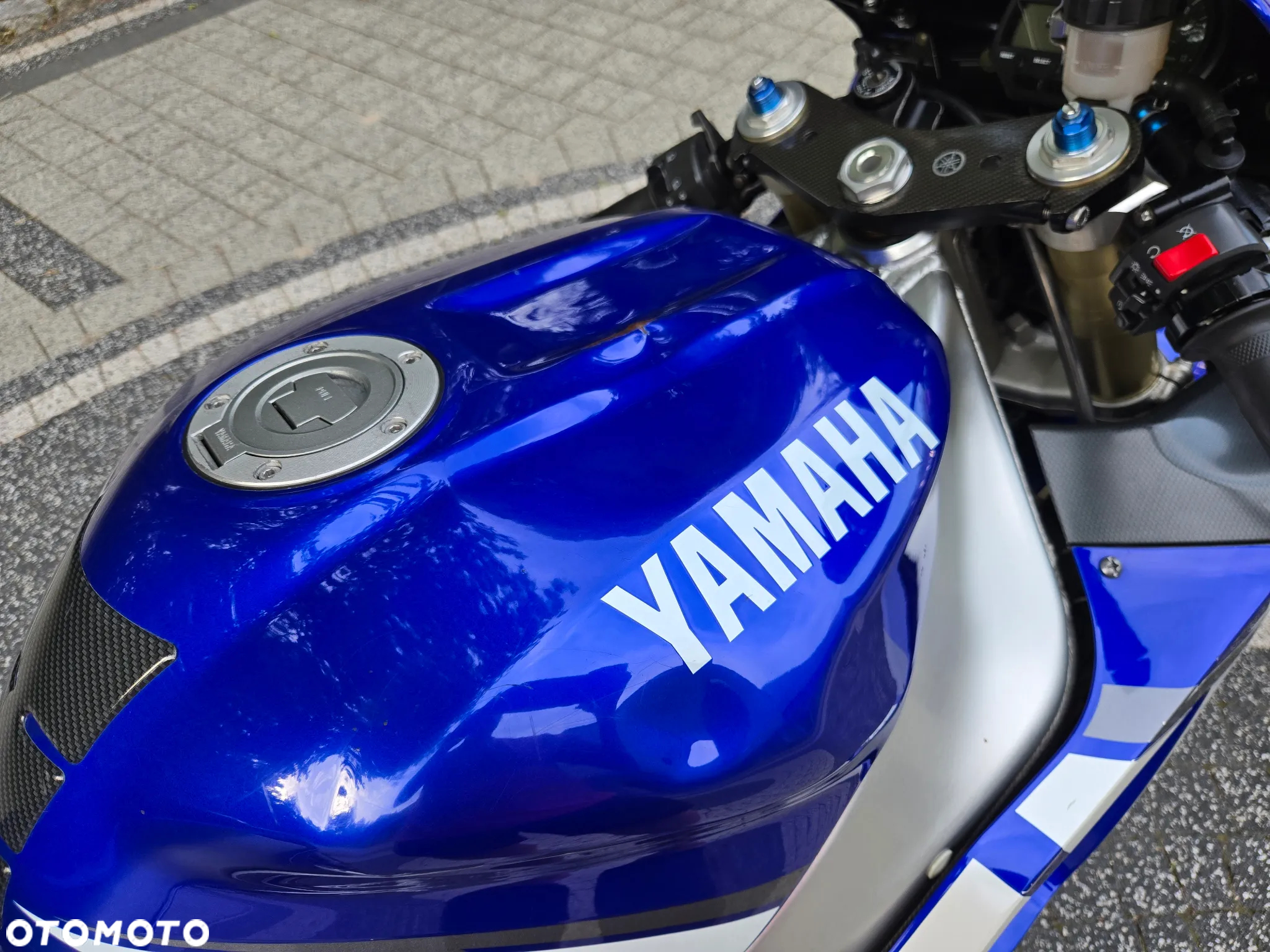 Yamaha R1 - 27