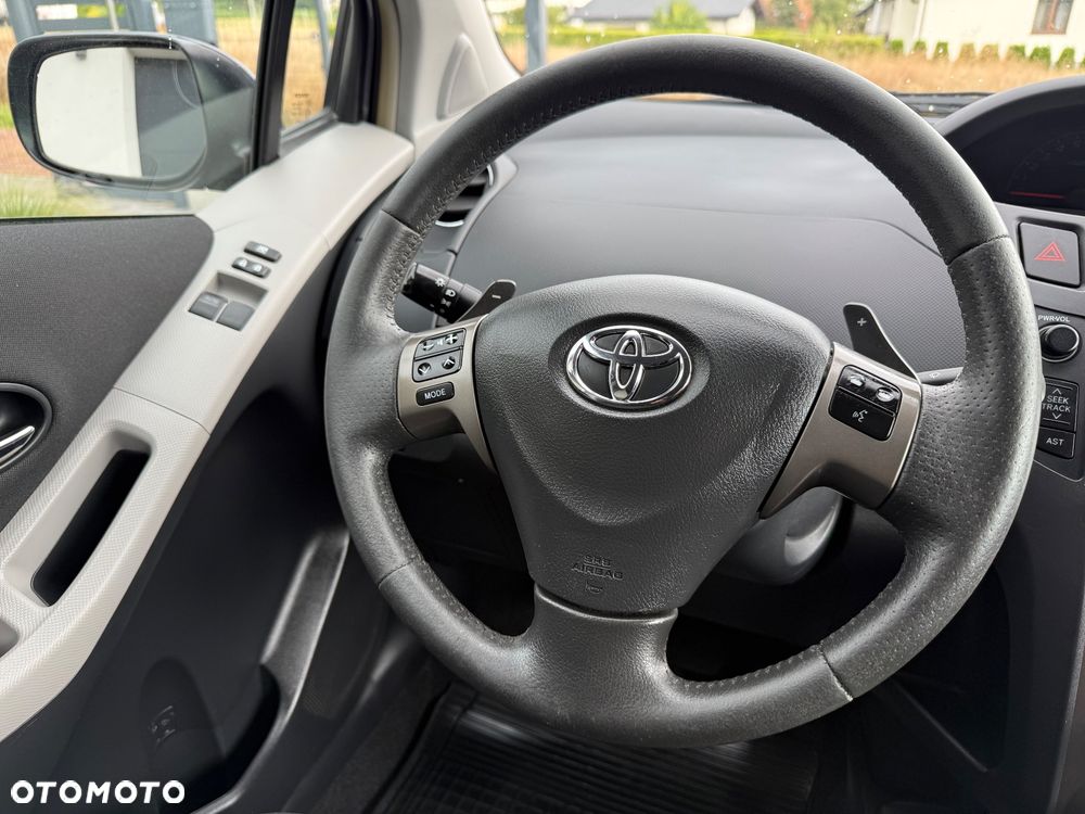 Toyota Yaris - 27