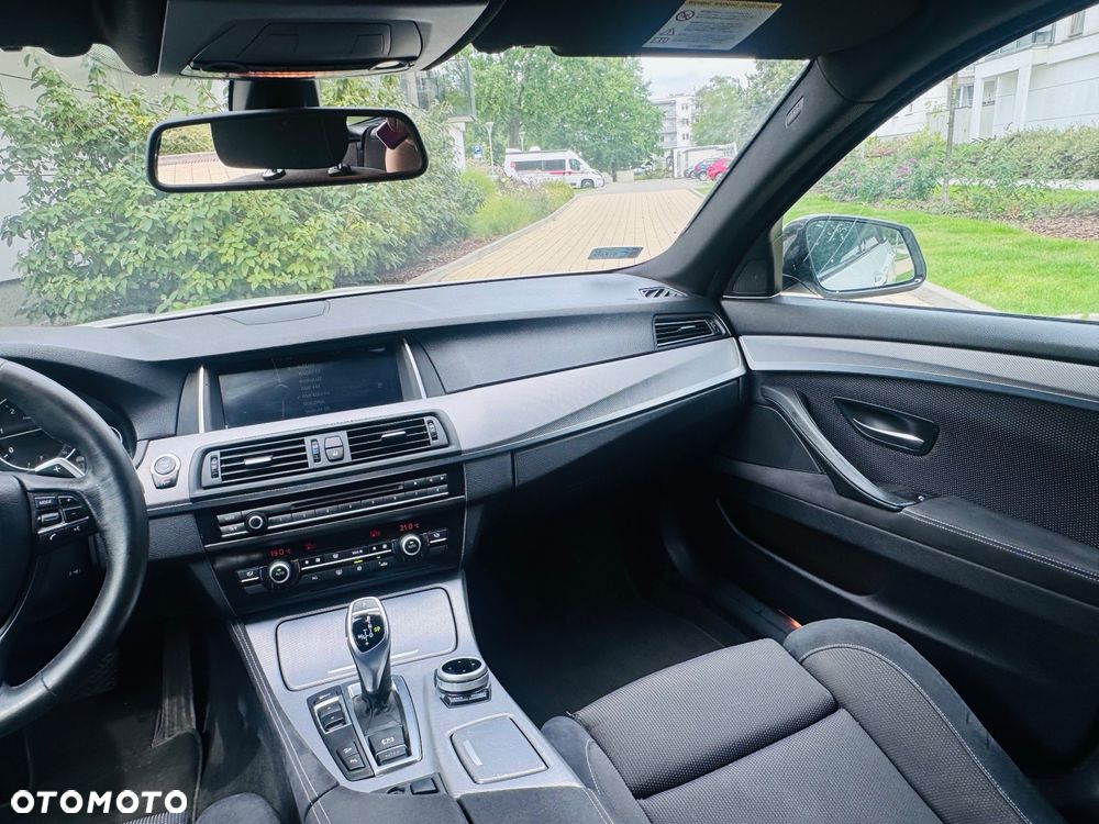 BMW Seria 5 530d xDrive - 25
