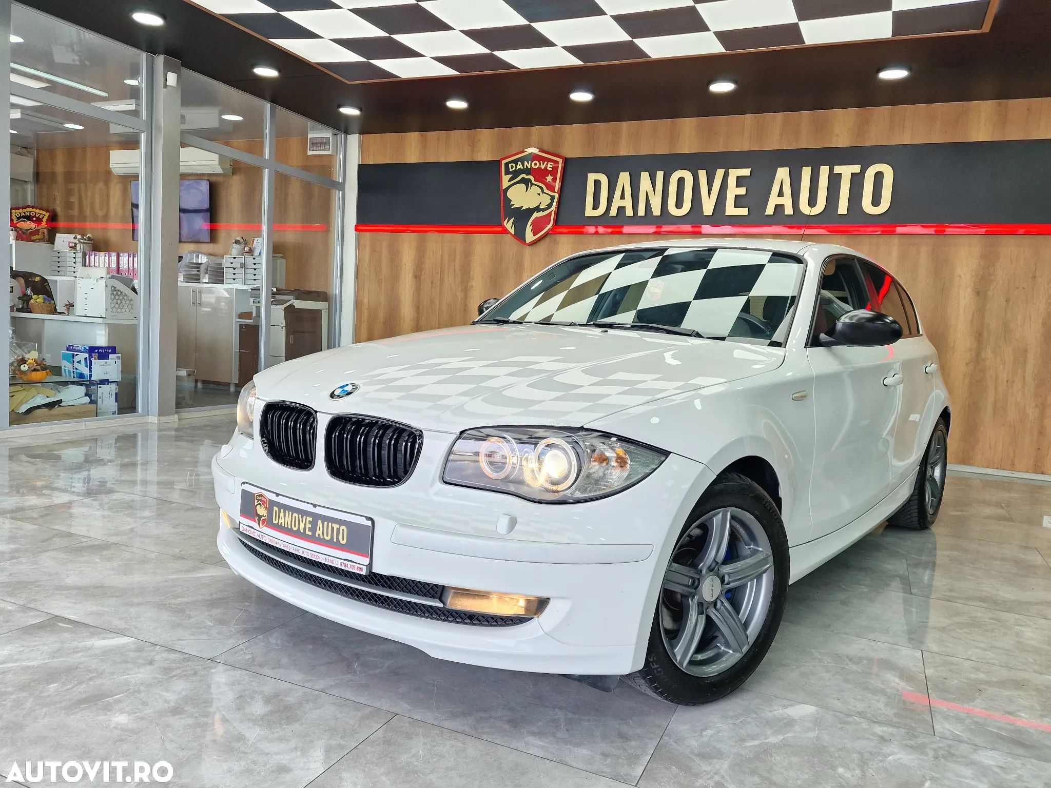 BMW Seria 1 118i - 1