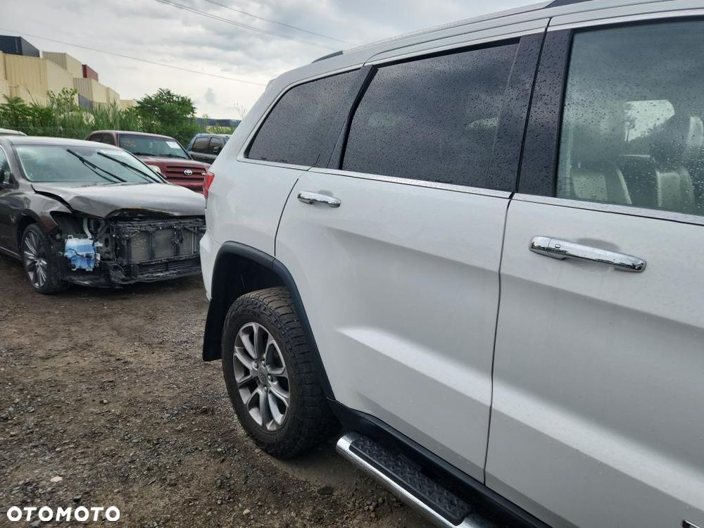 Jeep Grand Cherokee - 27