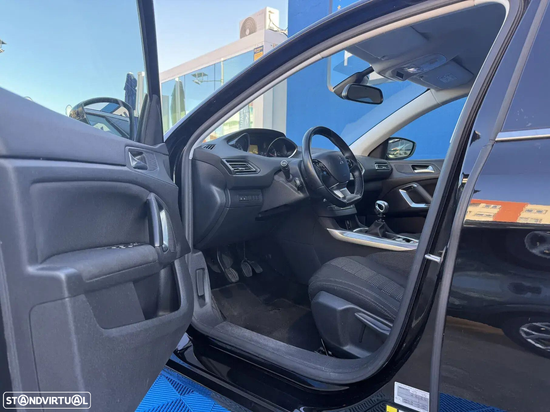 Peugeot 308 - 8