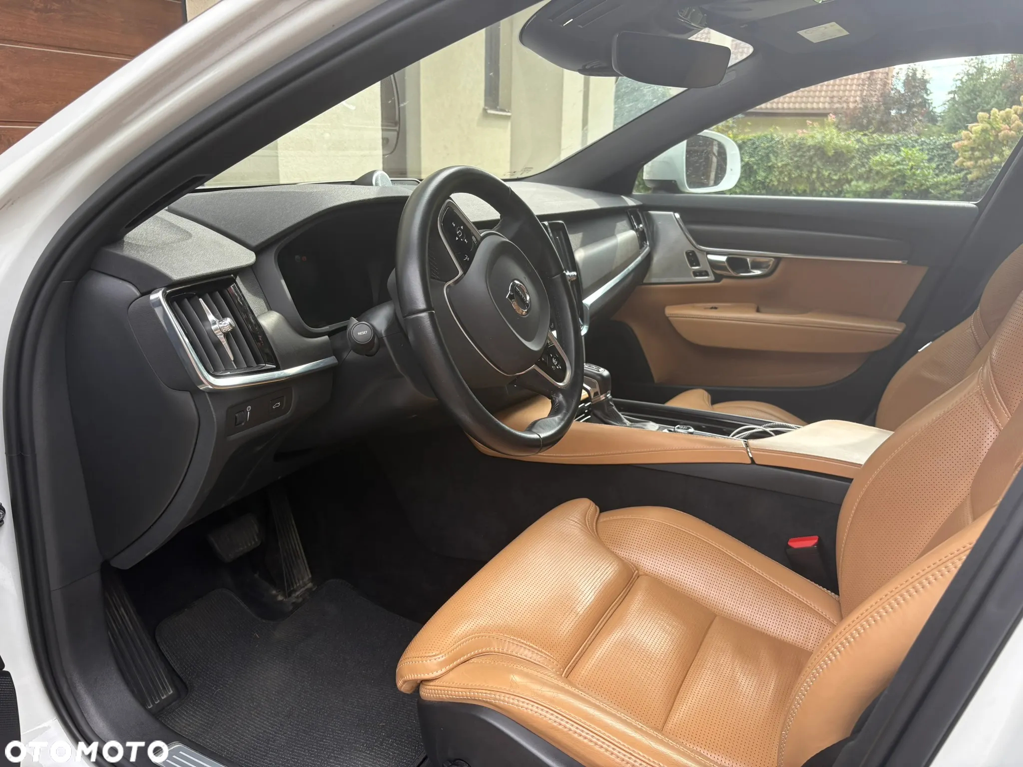 Volvo V90 D5 SCR AWD Momentum Pro - 5