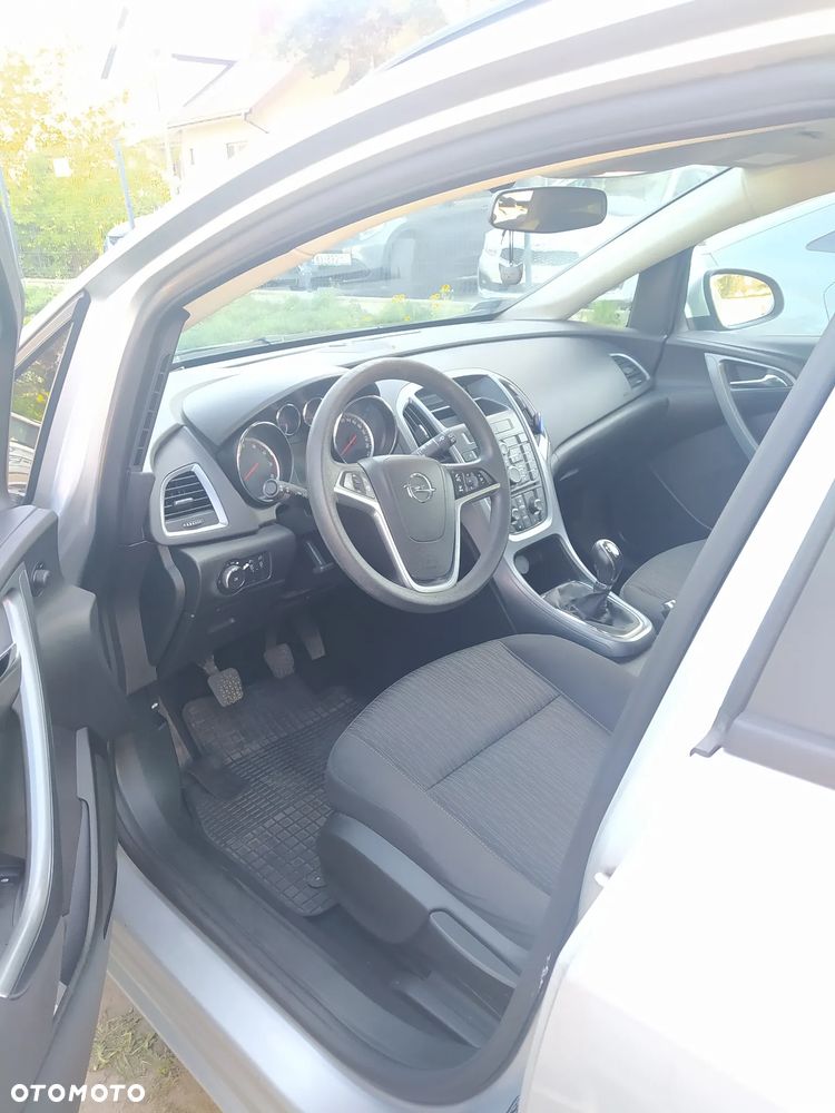 Opel Astra 1.4 Turbo - 10