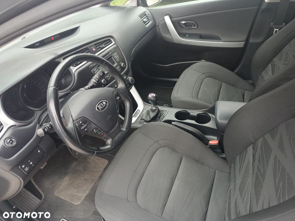 Kia Ceed 1.4 Attract - 17