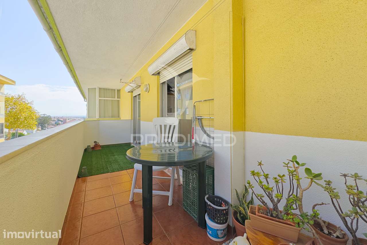 Apartamento T3 com 134 m², duas entradas independentes e arrecadaçã... - Grande imagem: 2/37