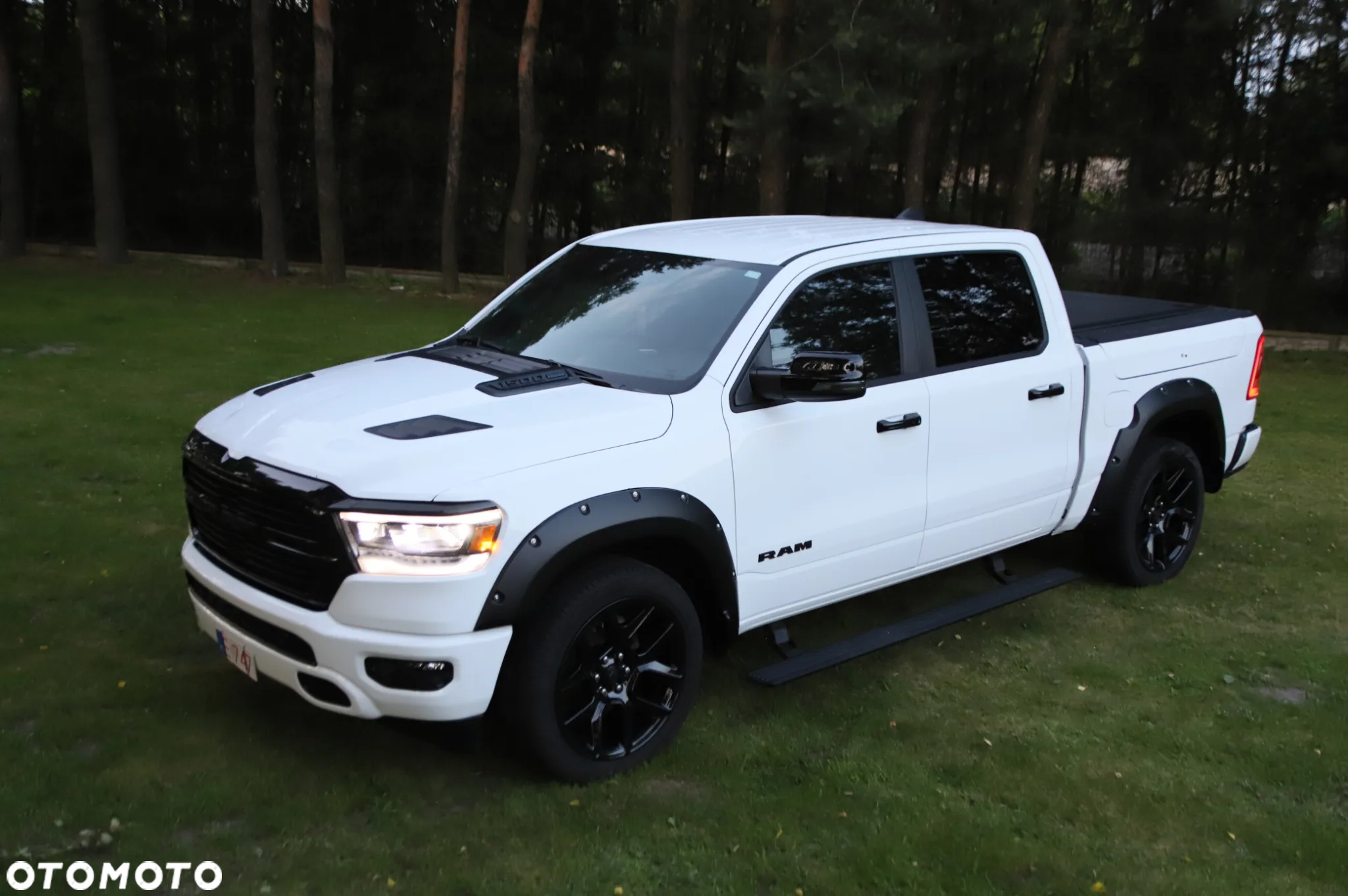 RAM 1500 Crew Cab Laramie - 11